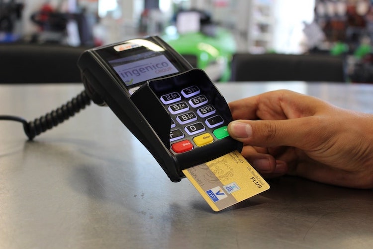thẻ tín dụng là gì và tiện ích khi sử dụng